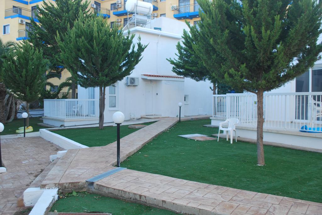 Flisvos Beach Apartments Protaras Quarto foto