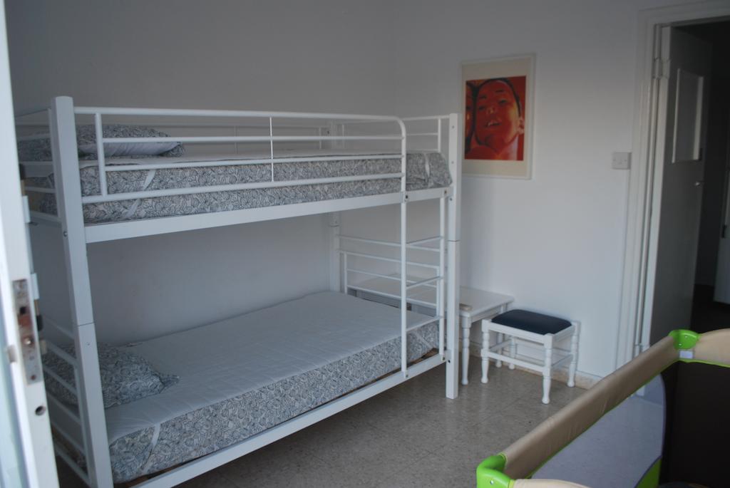 Flisvos Beach Apartments Protaras Quarto foto