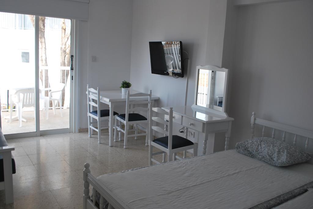 Flisvos Beach Apartments Protaras Exterior foto