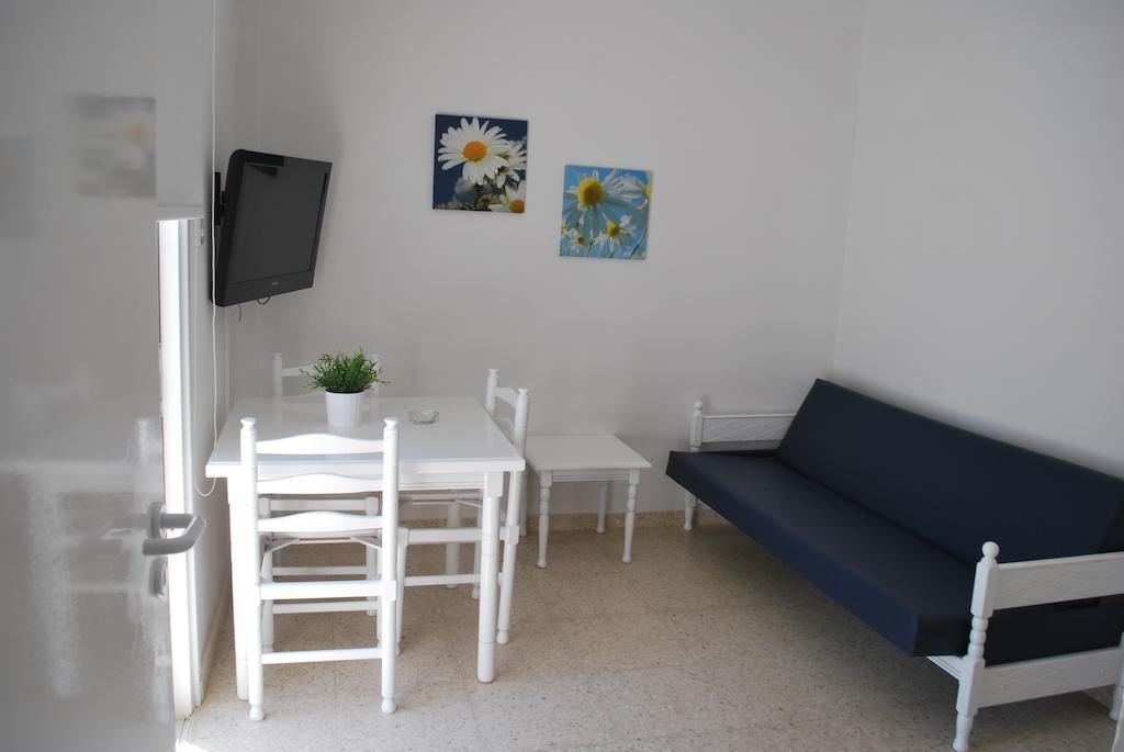 Flisvos Beach Apartments Protaras Quarto foto